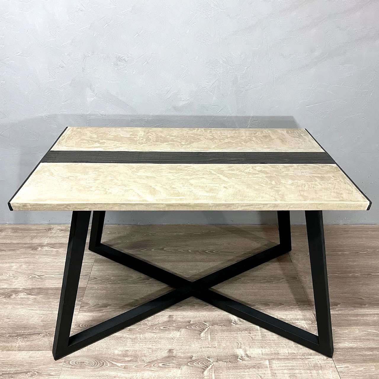 ダイニングテーブル