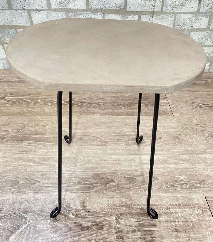 サイドテーブル