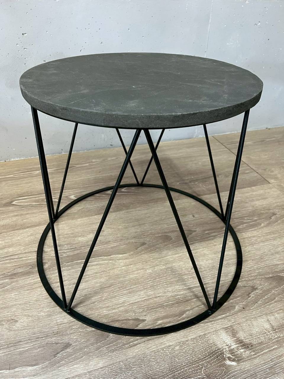 サイドテーブル